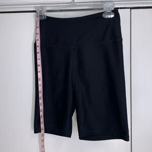 Balance collection bike shorts